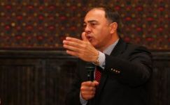 Bocsánatkérésre szólította fel az RMDSZ-frakció Dorin Floreát