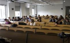 Drámaian csökken az egyetemisták száma 