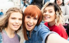 Meghaladta a kétmillió lejt a #Selfie69 bevétele