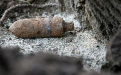 Szünetel a vasúti közlekedés Kiskapus környékén, lövedékeket találtal a sínek közelében