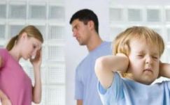 Rosszat mondott gyereke apjára, 30 ezer eurónyi bírságot kapott