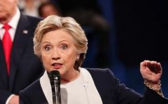 Fehér port küldtek Clinton kampányirodájába 