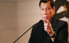 Emberiesség elleni bűnökkel vádolják Rodrigo Dutertét