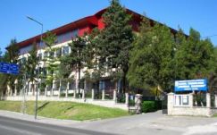 Kész volt ölni is: megszúrta osztálytársát egy román diák