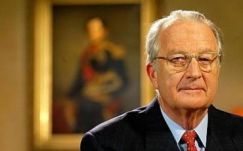 Bíróság elé kell állnia a belga királynak