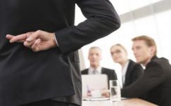 Kiderült: egy idő után érzéketlen az agyunk a hazugságokra