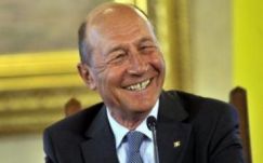 Szenátori mandátumra pályázik Traian Băsescu volt elnök