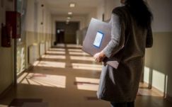 Király András: a diákok anyanyelvén kell beírni az ellenőrzőbe a minősítéseket