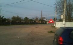 Rejtélyes közlekedési táblát fotóztak Romániában