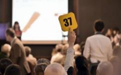 Hatalmas összegért kelt el Bukarestben a kolozsvári sztárfestőművész alkotása