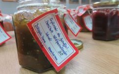 Csípőspaprika-lekvár is indult az első marosvásárhelyi gyümölcsíz-versenyen