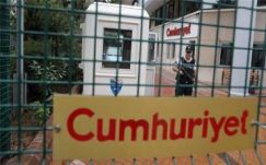 Törökországban őrizetbe vették az ellenzéki Cumhuriyet főszerkesztőjét