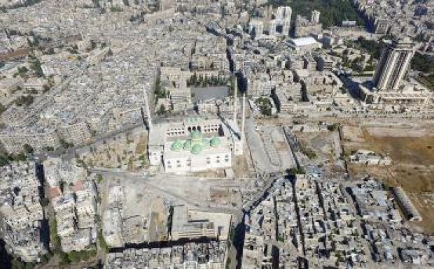 Putyin csütörtökre 10 órás „humanitárius szünetet” rendelt el Aleppónál