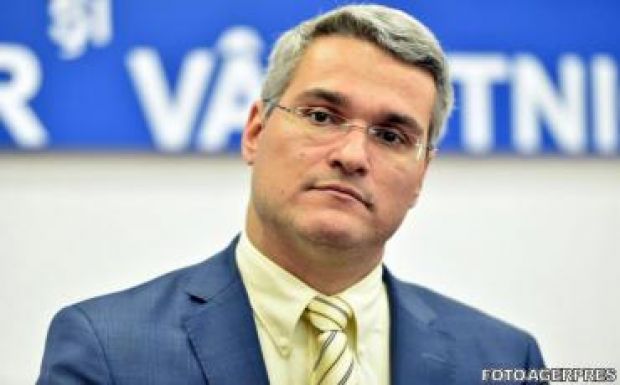 A Sanitas a munkaügyi miniszter lemondását követeli