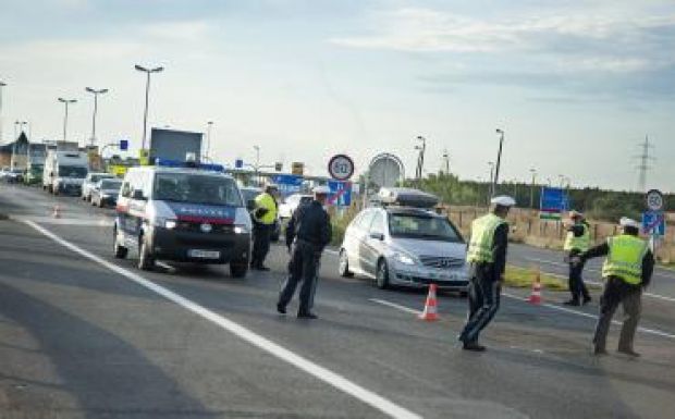 Engedélyezte a belső határellenőrzések meghosszabbítását az Európai Tanács