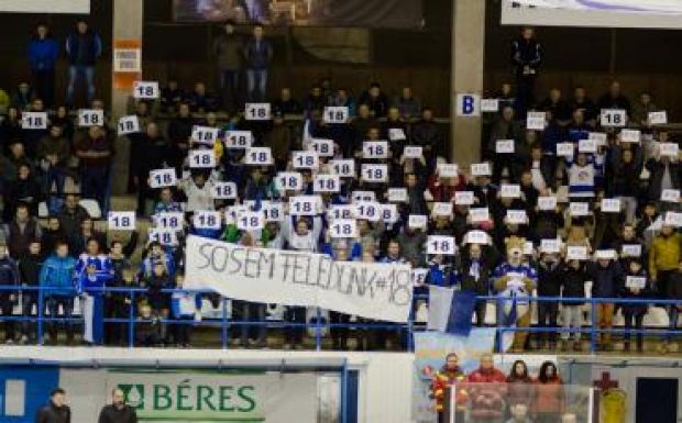 Fotó: Kósa Endrére emlékeztek a csíki hokidrukkerek