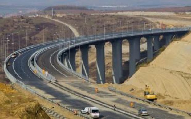 Közlekedési miniszter: jövőre 150 kilométer autópályát adnak át Romániában