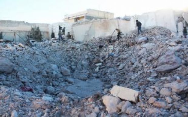 Drámai videó: puszta kézzel ásták ki a kisfiút romok alól Aleppóban