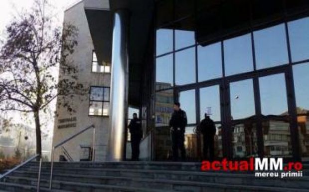 Bombariadó miatt kiürítették a nagybányai törvényszéket