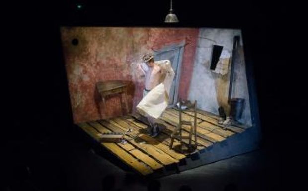 Interferenciák: Gogol és a „loop” találkozása