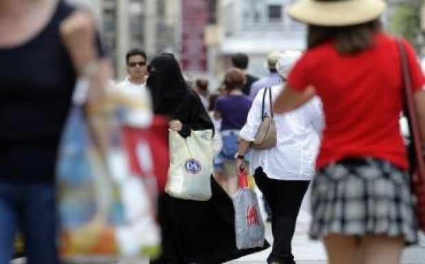 Hollandiában is betilthatják a burka viselését