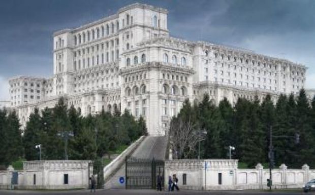 Magyar feliratot is tenne a parlamentre az USR képviselőjelöltje