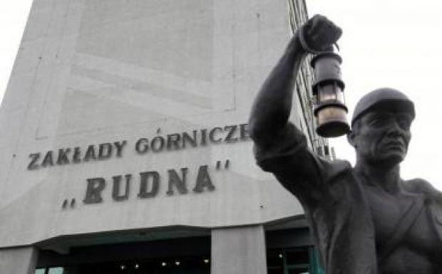 Beomlott egy bánya a földrengéstől Lengyelországban