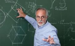 Félig megszavazták: csökken a nagy régiséggel rendelkező tanárok normája