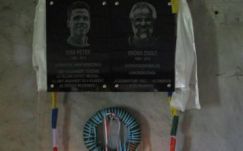 Gyergyói hegymászók állítottak emléktáblát a Kancsendzönga lábánál Erőss Zsoltnak