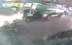 Üzemanyagszállító kamion robbant fel Pakisztánban