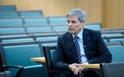 A kormány az alkotmánybíróságra küldi a populista törvényeket