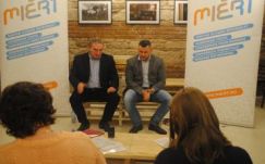 Brüsszeli gyakornokokat toborzott és pályázati kisokost adott ki a MIÉRT