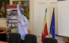 Gyászlobogót tűztek ki a bírósági úton eltávolított zászlók helyett Csíkszeredában