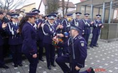 Az eskütételen kérték meg a kolozsvári rendőrtanonc kezét