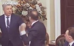 Ököllal zajlott a vita az ukrán parlamentben