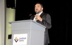 Lopott jelszavakat vásárol a Facebook