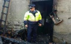 Életét kockáztatta Óradnán a rendőr, hogy kimentsen a tűzből egy idős nőt