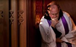 Már a falusi plébános is feloldozhatja az abortuszon átesett nőket. Miért döntött így a pápa? – interjú