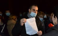 Tüntetés volt a Szatmár megyei kórház előtt egy fiatalember halála miatt