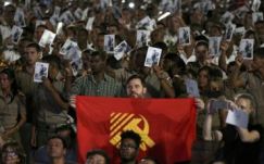 Százezrek búcsúztatták Fidel Castrót