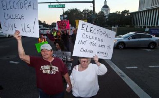 Christopher Suprun az első republikánus elektor, aki Trump ellen fordul