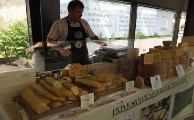 Karácsonyi Ozosep-vásárt tartanak a bukaresti Verona-kertben