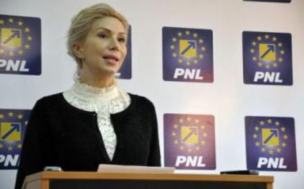 Raluca Turcan lett a PNL ügyvivő elnöke