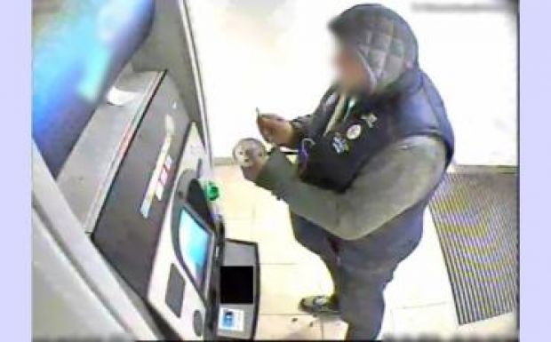 Romániai bankkártyacsalókra csaptak le a rendőrök Budapesten