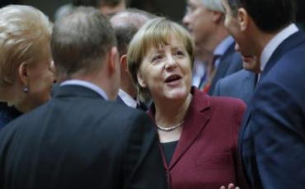 Merkel emberiesség ellen elkövetett bűncselekményekkel vádolta Oroszországot és Iránt