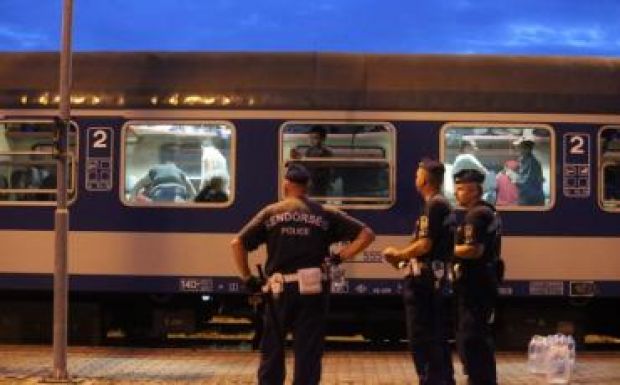 Hat román állampolgár verekedett össze a vonaton