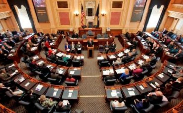 200 éve nem volt példa annyi átpártoló elektorra, mint idén