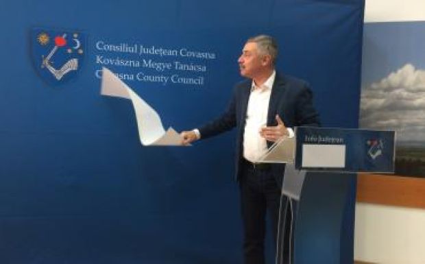 Nyelvhasználati performansz a háromszéki „Megyeinfón”