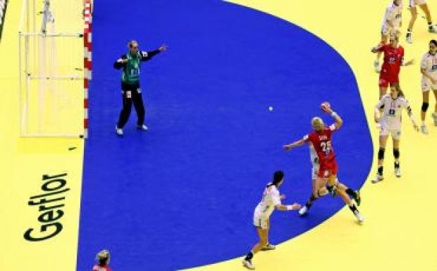 Női kézilabda BL: szabálytalan padló miatt fizethet a német klub