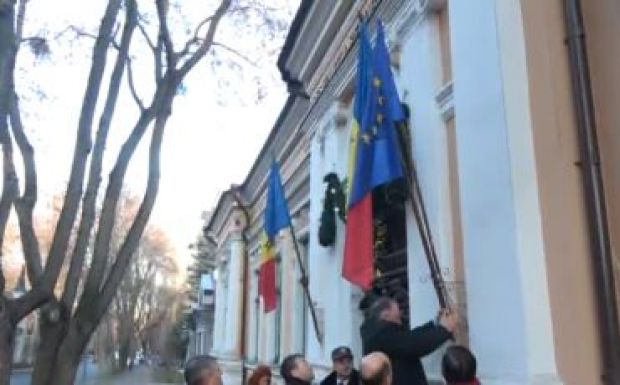 Zászlóvita zajlik a Moldovai Köztársaság elnöki hivatalánál